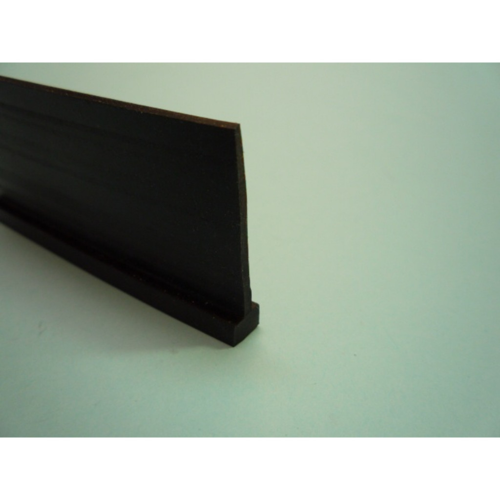 Rubber wiper gasket at the bottom of hinged Iso-door 30mmh
